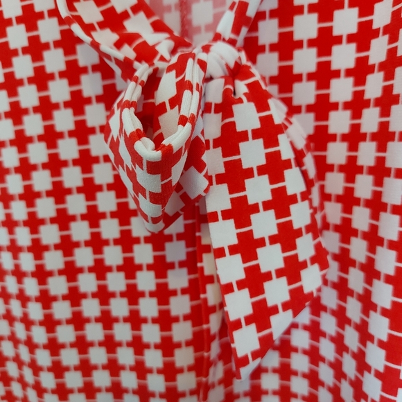 Banana Republic Patterened X-Small Shirt - Picture 3 of 5